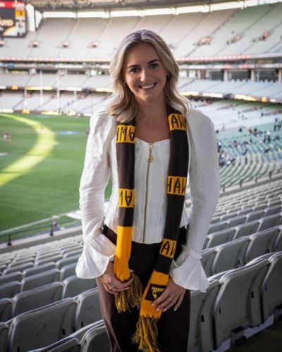 Ariarne Titmus Radiates Support And Enthusiasm At Match