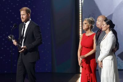 Prince Harry delivered an emotional ESPYs speech while accepting the Pat Tillman Award for Service