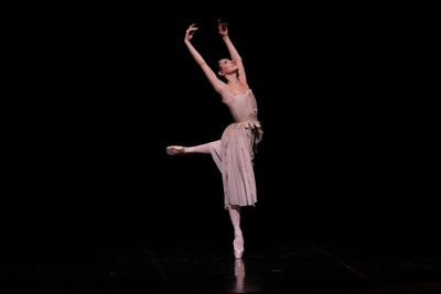 Nicoletta Manni shines as La Scala's 1st company Etoile principal dancer in nearly 40 years