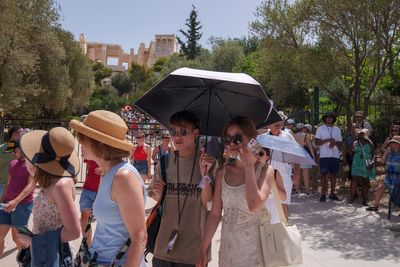 Fresh warning to tourists as extreme heatwave in Greece expected