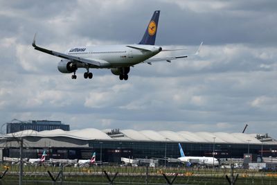 Lufthansa Issues Profit Warning, Launches 'Turnaround'