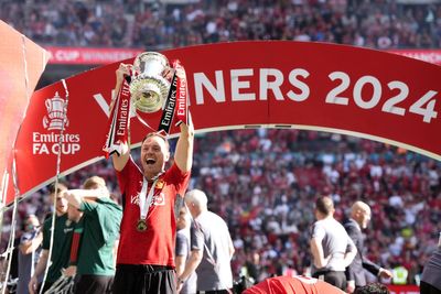 Jonny Evans signs new one-year contract with Manchester United