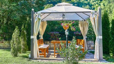 Where to place a gazebo? Construction experts reveal the best spots