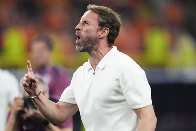 Gareth Southgate urges England to seize Euros trophy and not walk past it again