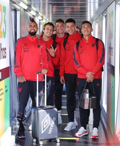 Arturo Vidal With Comunidad Canobbio And Tomás Cuello In Red