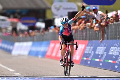 Giro d'Italia Women: Neve Bradbury conquers Blockhaus to win stage 7 solo, Longo Borghini narrowly keeps pink