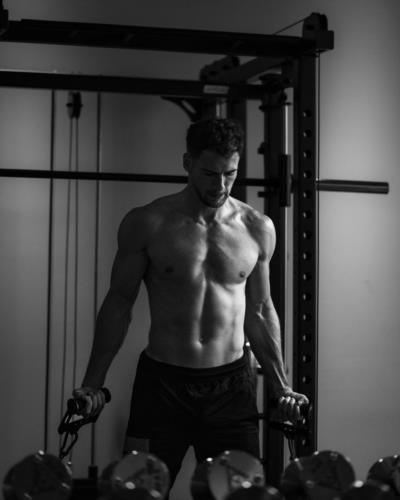 Leon Goretzka Maintaining Peak Fitness With Regular Gym Workouts