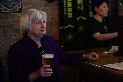 Janet Yellen is a fan of 'Diners, Drive-ins and Dives,' In-N-Out burgers, and visiting restaurants to go beyond economic data