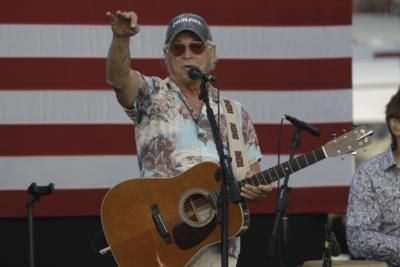 Bill And Hillary Clinton Condemn Violence At Trump Rally