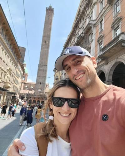 Manu Ginobili And Partner Radiate Joy In City Selfie