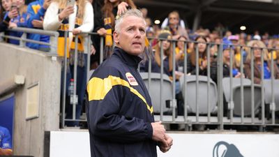 Simpson says goodbye as West Coast fans pay tribute