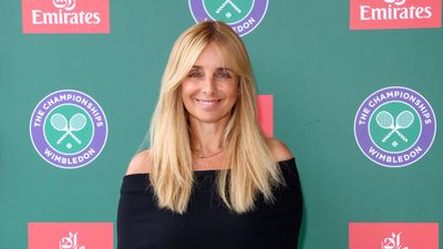 I'm never sure what to wear with white trousers, but Louise Redknapp's Wimbledon look is a masterclass in monochrome styling