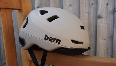 Bern Hudson MIPS review - nicely integrated lid that boosts a 5-star Virginia Tech rating