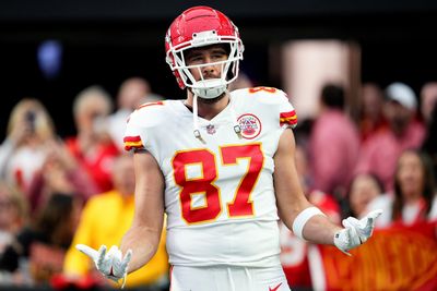 NFL execs, coaches, and players rank Chiefs Travis Kelce as the top tight end