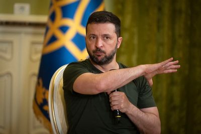 Ukraine needs 25 Patriot air defense systems and more F-16 warplanes, President Zelenskyy says