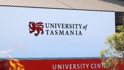 Labor sides with uni over divisive city campus push