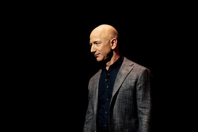 Lauren Sanchez Reveals Jeff Bezos Has A Homeless Shelter Inside Amazon's Office Building In Seattle