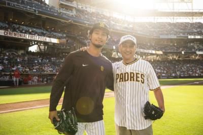 Yu Darvish And Ken Watanabe Share A Special Moment Together