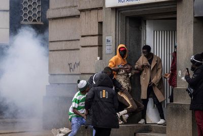 Police in Kenya use tear gas to break up new protests calling for the president to resign