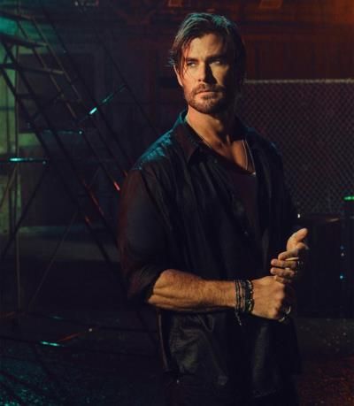 Chris Hemsworth's Bold Photoshoot In Black Shirt Under Rain