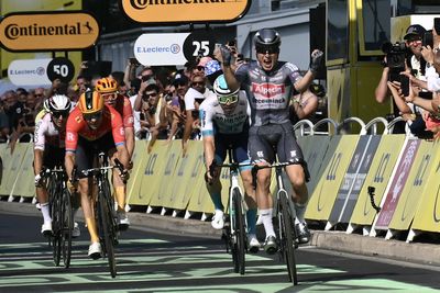 Jasper Philipsen completes hat-trick with victory on stage 16 of the Tour de France