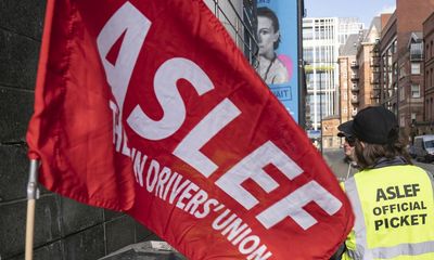 Labour to hold talks with Aslef over rail strikes next week