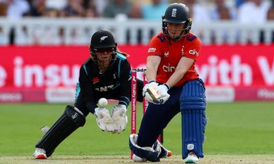 England complete 5-0 T20 sweep of New Zealand with Heather Knight to the fore