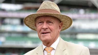 Geoffrey Boycott undergoes successful surgery to remove throat tumour