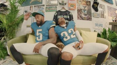 NFL Fans Praise New Jaguars Throwback Jerseys