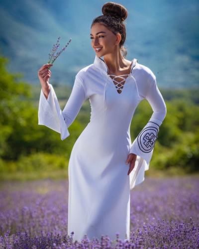 Fashionable White Outfit: Anja Radic Strikes A Pose