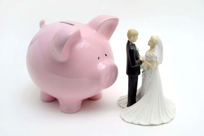 How to save money when planning a wedding