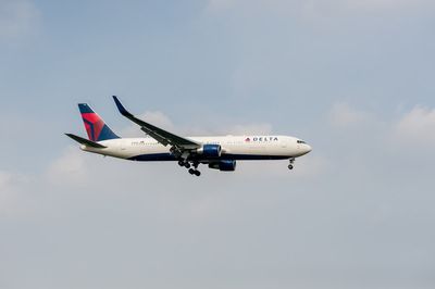 Boeing faces safety checks after engine fire on Delta flight from Scotland to New York