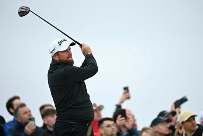 Lowry Takes British Open Lead, Woods, McIlroy Battle To Make Cut