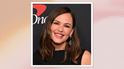 Jennifer Garner proves a bob and side parting is the chicest hair combination