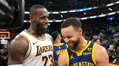 Camerawoman Captures Awesome Shot of Curry, LeBron, Tatum's Simultaneous Pregame Rituals