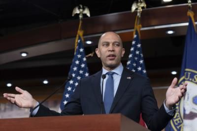 House Minority Leader Jeffries Dodges Questions On Biden's Candidacy