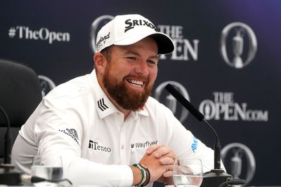 Clubhouse leader Shane Lowry ready for anything as wind causes chaos at Open