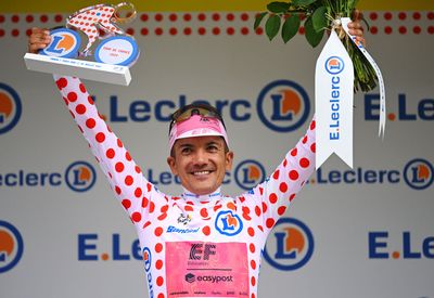 Richard Carapaz rides into Tour de France polka dot jersey on stage 19