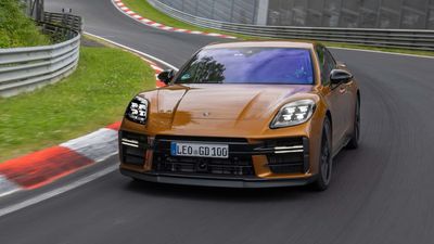 Watch the Porsche Panamera Turbo S E-Hybrid Conquer the Nurburgring