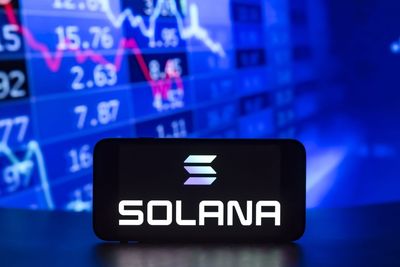 Solana and XRP jump over 20% in week, riding Trump's electoral odds