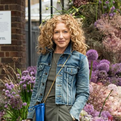 Kelly Hoppen's flower styling hack is so simple it's genius – it'll instantly make your home look more expensive for £10