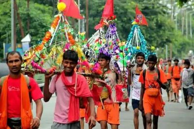 'Kanwar Yatra' begins on foot from Haridwar and Muzaffarnagar to invoke Lord Shiva