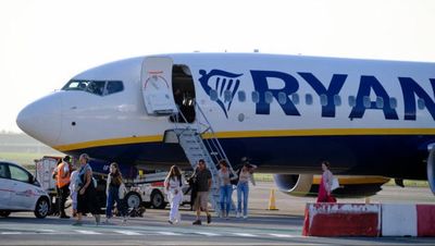 Ryanair Italy to Ireland flight makes emergency landing 200km away from destination after engine failure