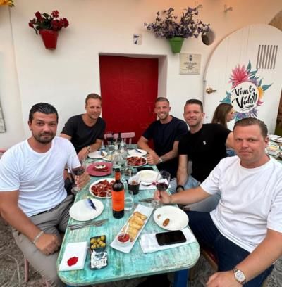 Toby Alderweireld's Enjoyable Lunch Outing With Friends