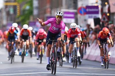 Baloise Ladies Tour: Lorena Wiebes wins part-neutralised stage 3a