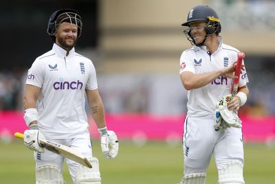 Ben Duckett and Ollie Pope share another century stand for England