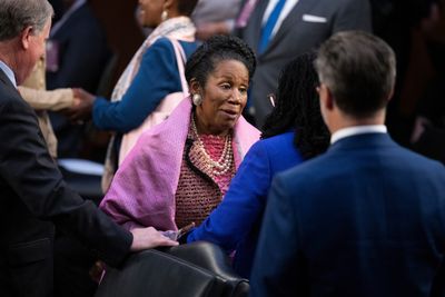 Self-described ‘tough lady’ Sheila Jackson Lee dead at 74 - Roll Call