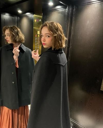 Emma Myers: Effortless Elegance In Brown Dress