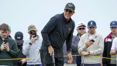 Phil Mickelson Offers a Few Thoughts on Joggers, Royal Troon and Tiger Woods