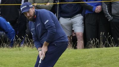 Shane Lowry Unravels in the Worst of Saturday's British Open Weather